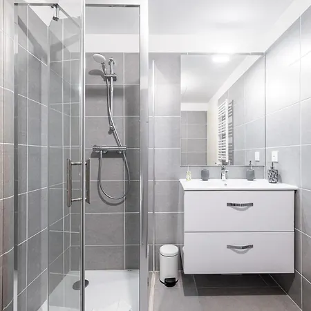 Bienvenue-parking-clim-centre * Menton