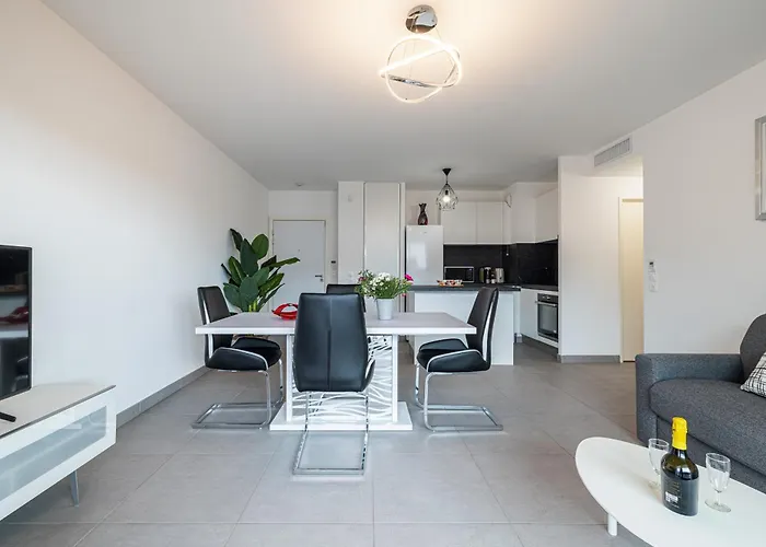 Bienvenue-parking-clim-centre Apartment *